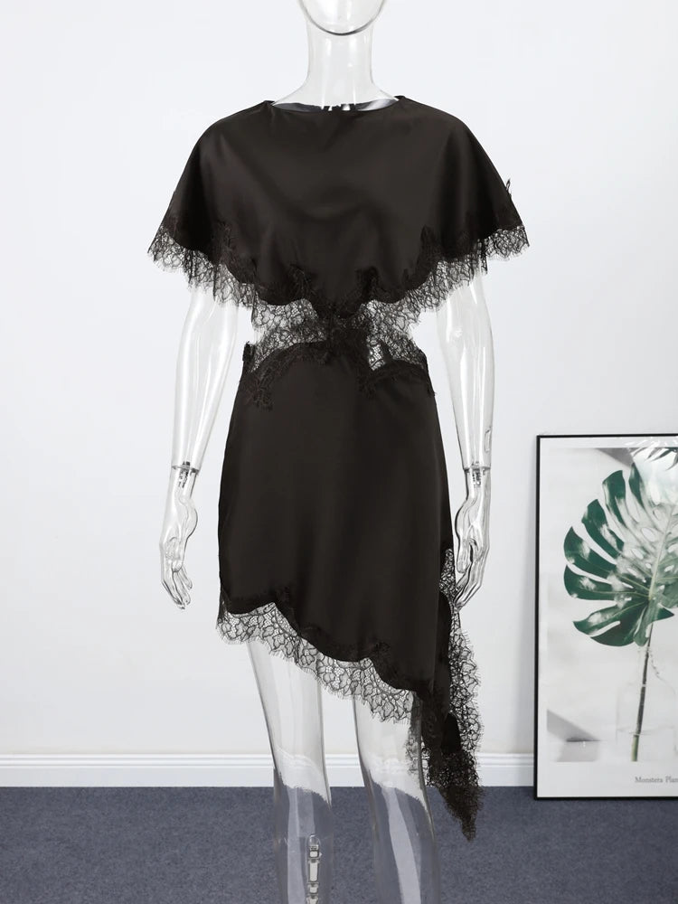 Robe Noire Asymetrique en Dentelle