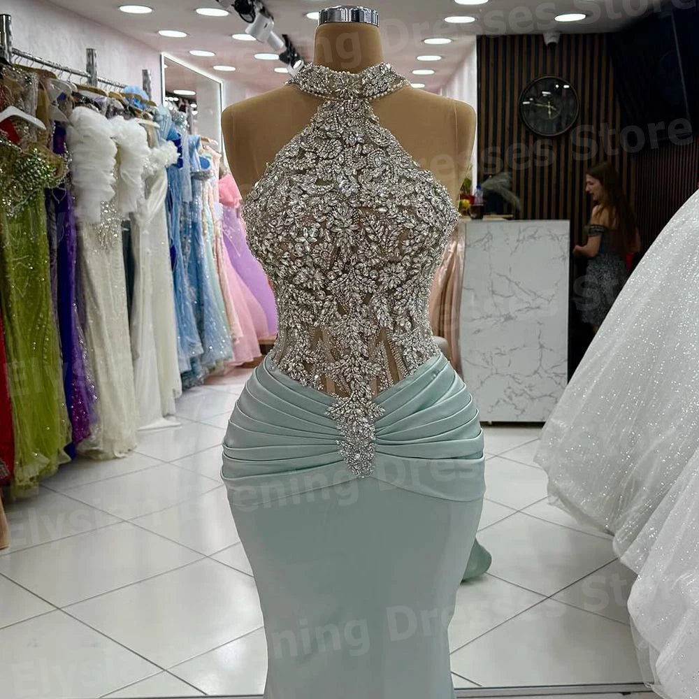Robe de Soirée Sirène de Luxe à Col Halter avec Perles Description