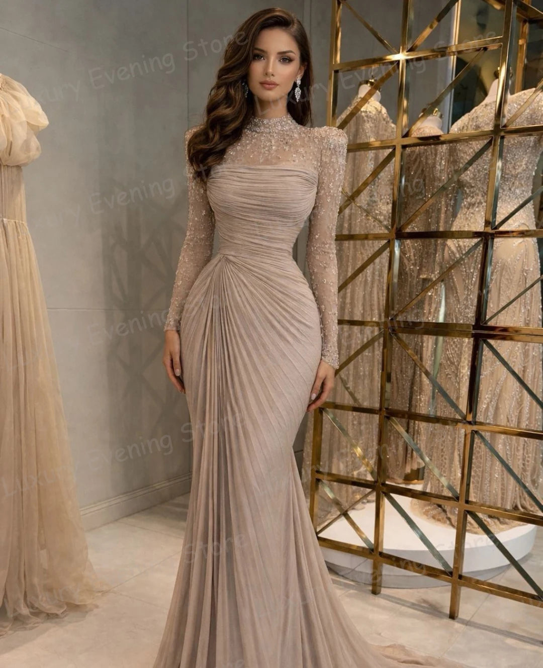 Robe de cérémonie raffinée avec dentelle et manches longues