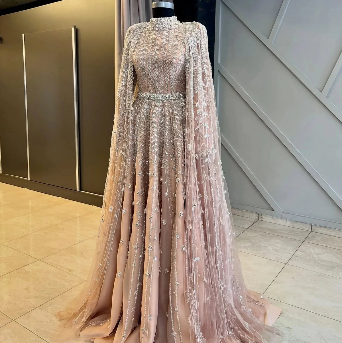 Luxury Prom Dresses A-line Long Sleeves Beaded Saudi Arabia Dubai Robe De Soiree Middle Eastern Evening Dress Gown Customized