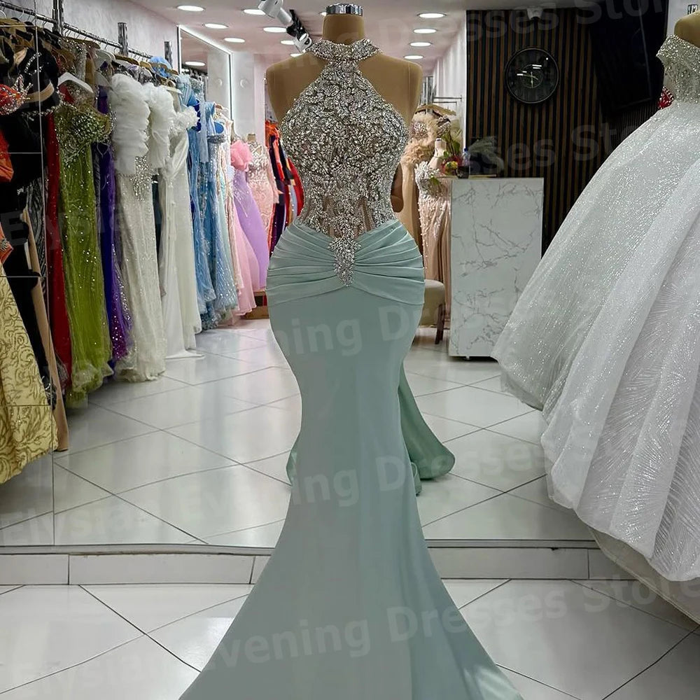 Robe de Soirée Sirène de Luxe à Col Halter avec Perles Description
