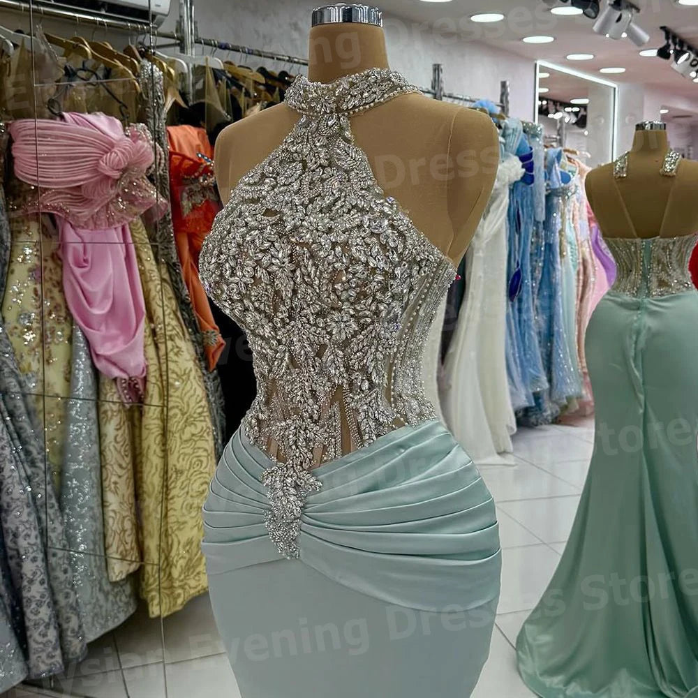 Robe de Soirée Sirène de Luxe à Col Halter avec Perles Description