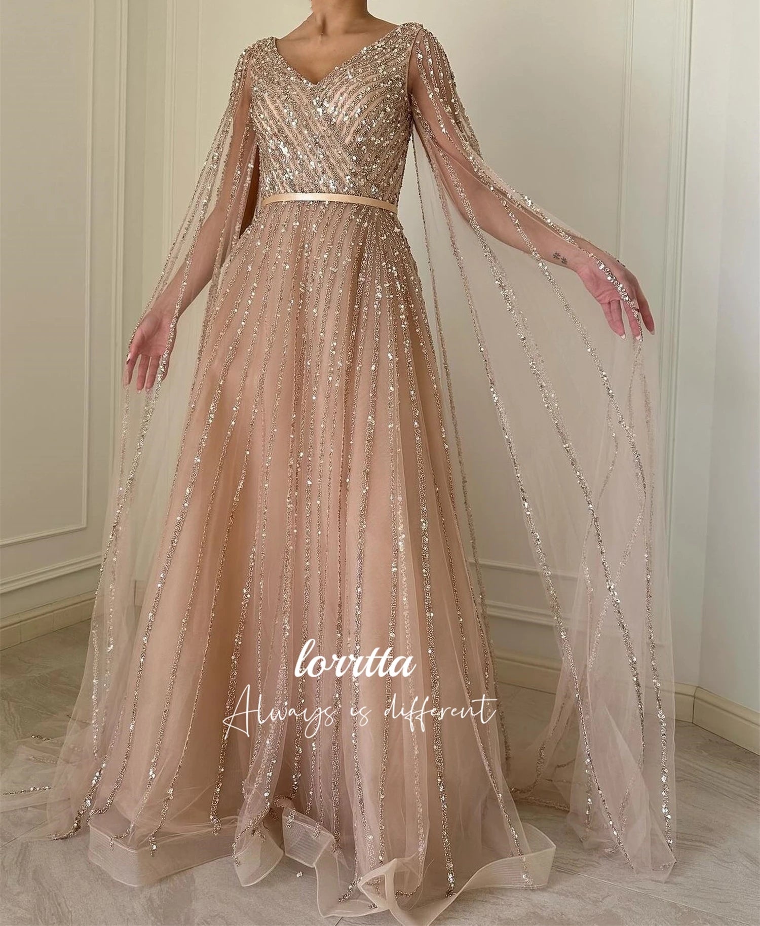 Robe Longue de Soirée Brillante à Manches Transparentes