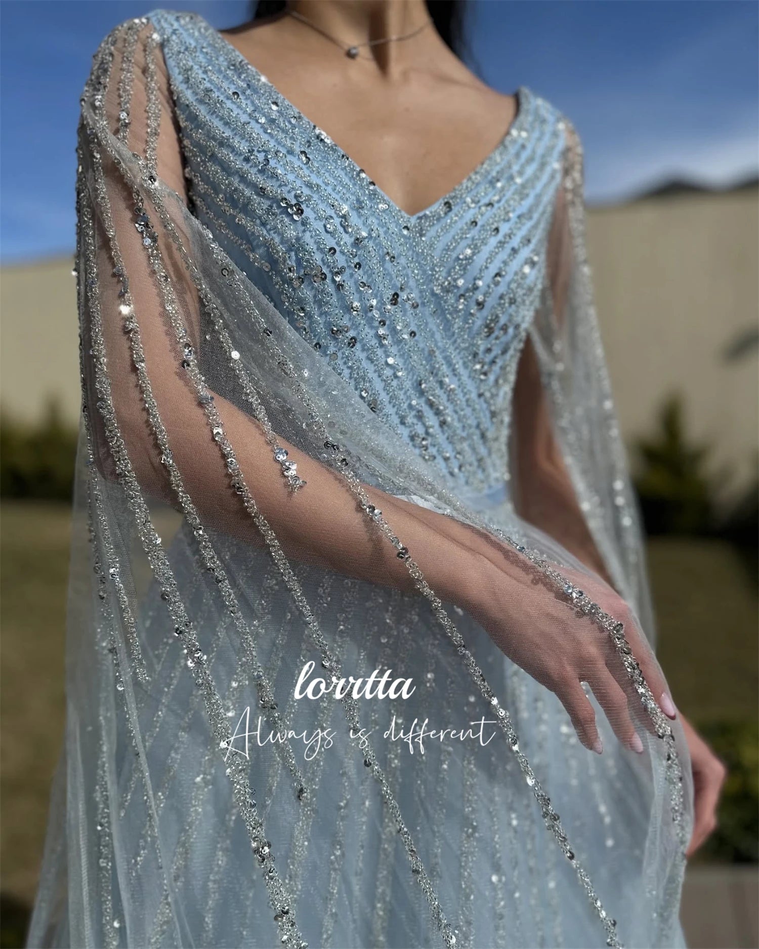 Robe Longue de Soirée Brillante à Manches Transparentes