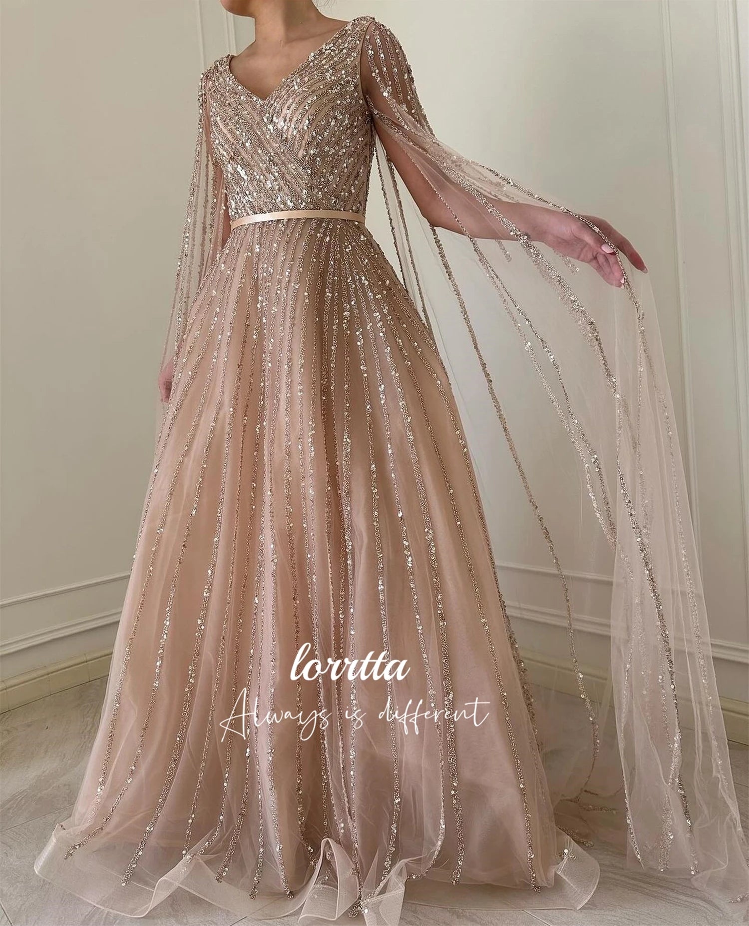 Robe Longue de Soirée Brillante à Manches Transparentes