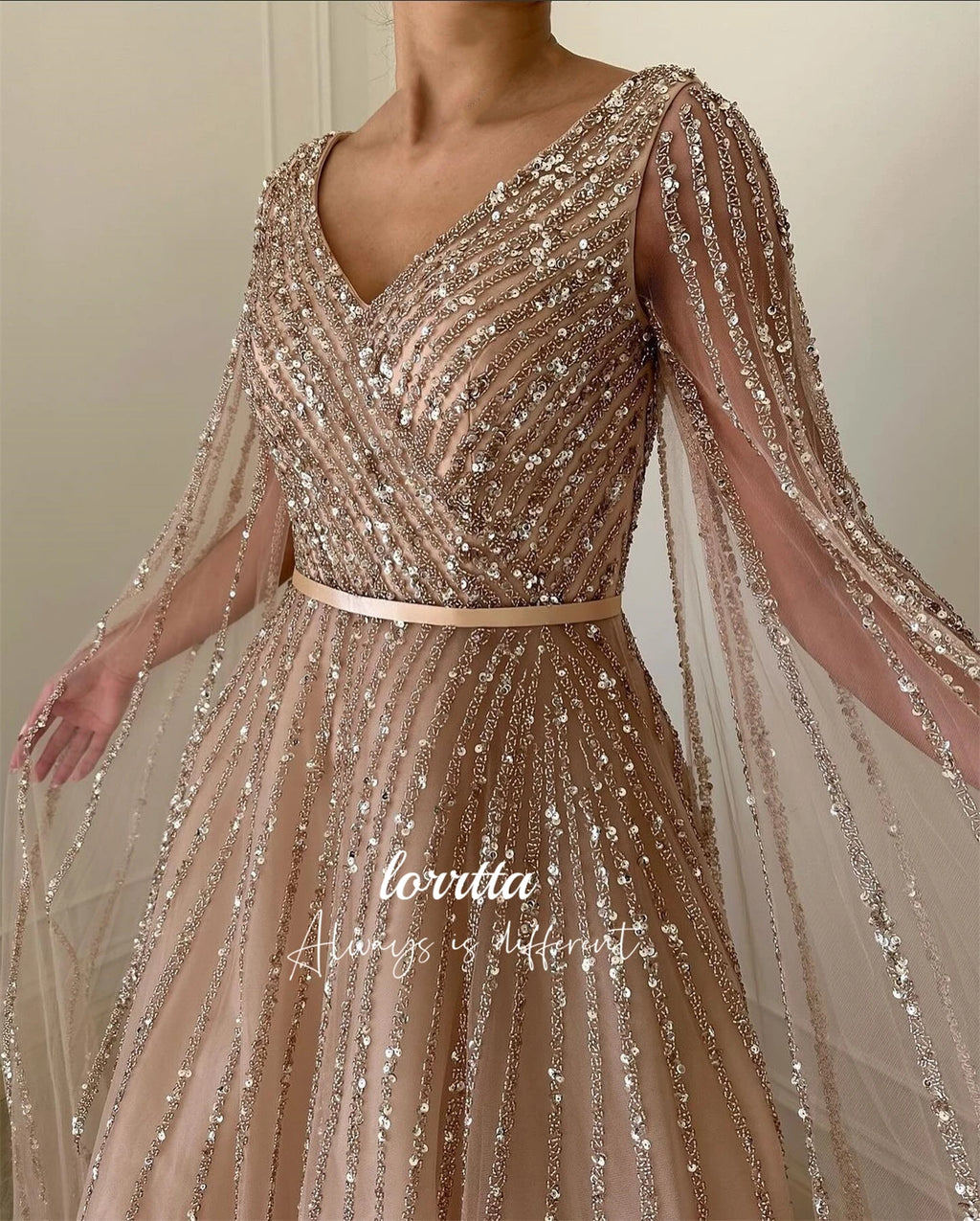 Robe Longue de Soirée Brillante à Manches Transparentes