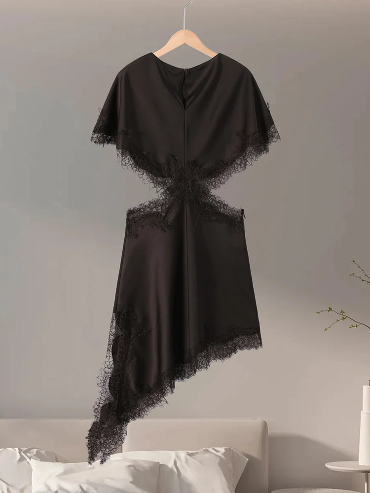 Robe Noire Asymetrique en Dentelle